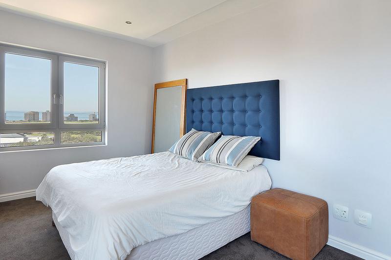 To Let 3 Bedroom Property for Rent in Green Point Western Cape